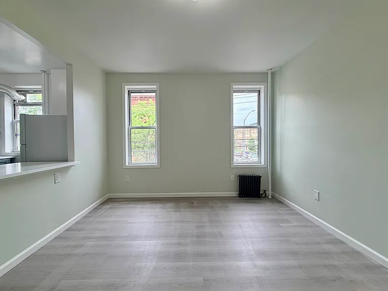 792 Onderdonk Ave #2L — Photo 4