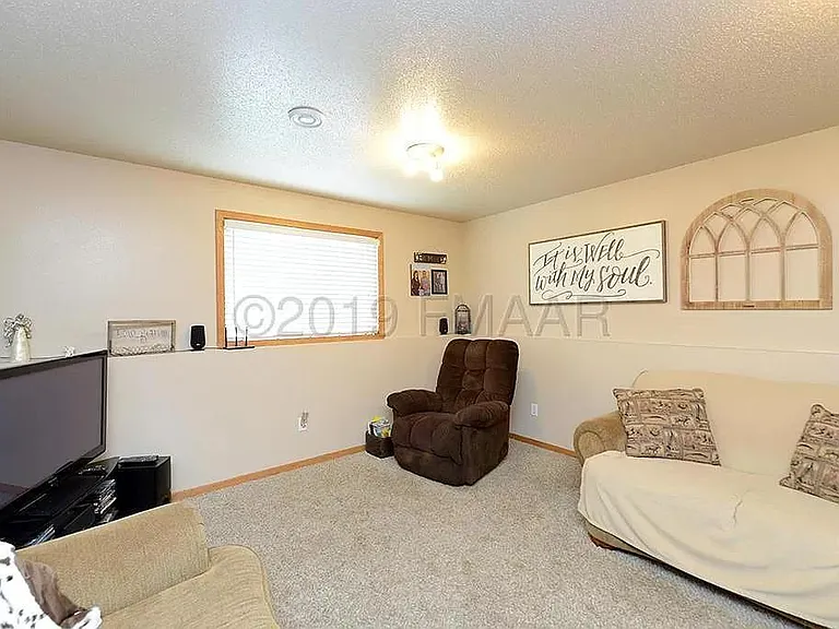 2565 Amber Valley Ct S — Photo 9