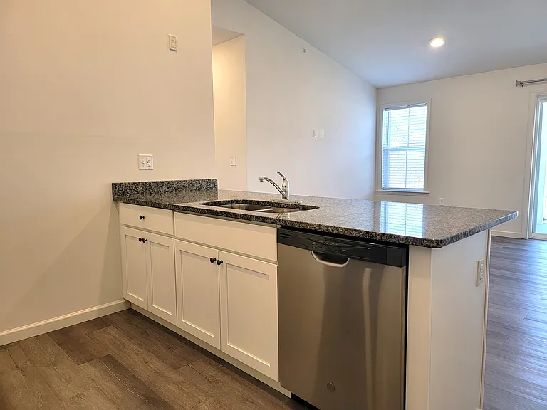 4530 Commerce St #202 — Photo 6