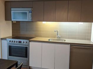 75 Queens Wharf Rd #615, Toronto, ON M5V0J8