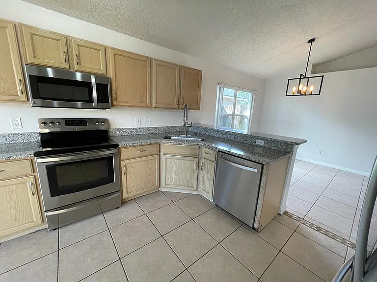 8231 Fort Thomas Way — Photo 15