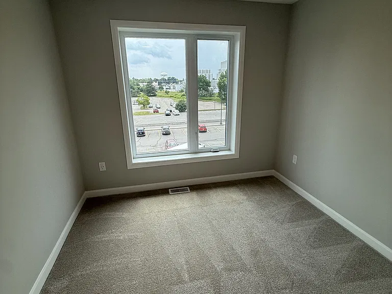 708 Woolwich St #105 — Photo 6