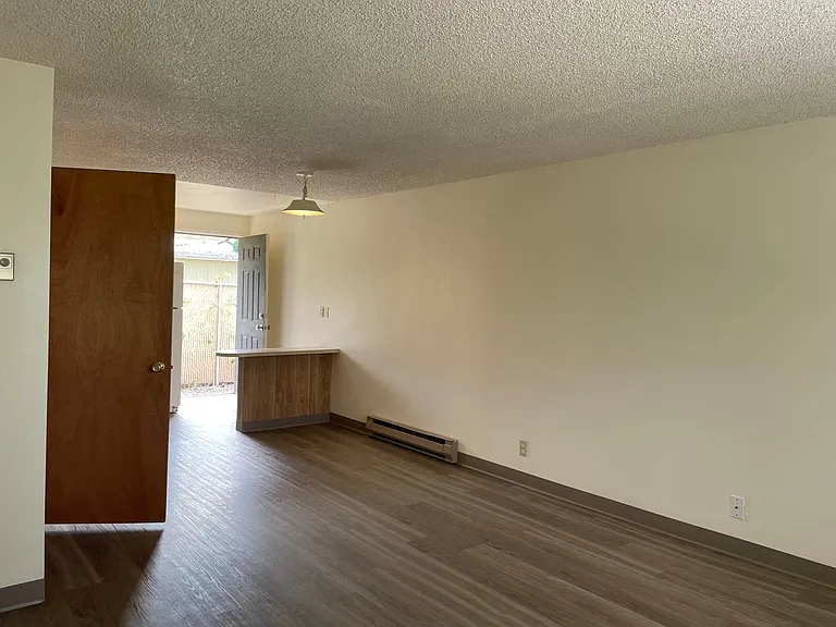 2024 NE Fairview Ave #A — Photo 4