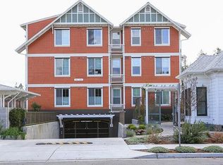 451 Calderon Ave, Mountain View, CA 94041