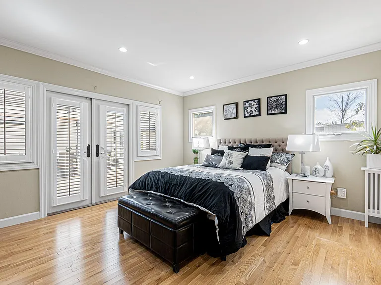 670 Spargur Dr — Photo 2