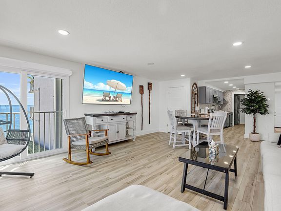 5th image of 201 E Ocean Dr #3-209