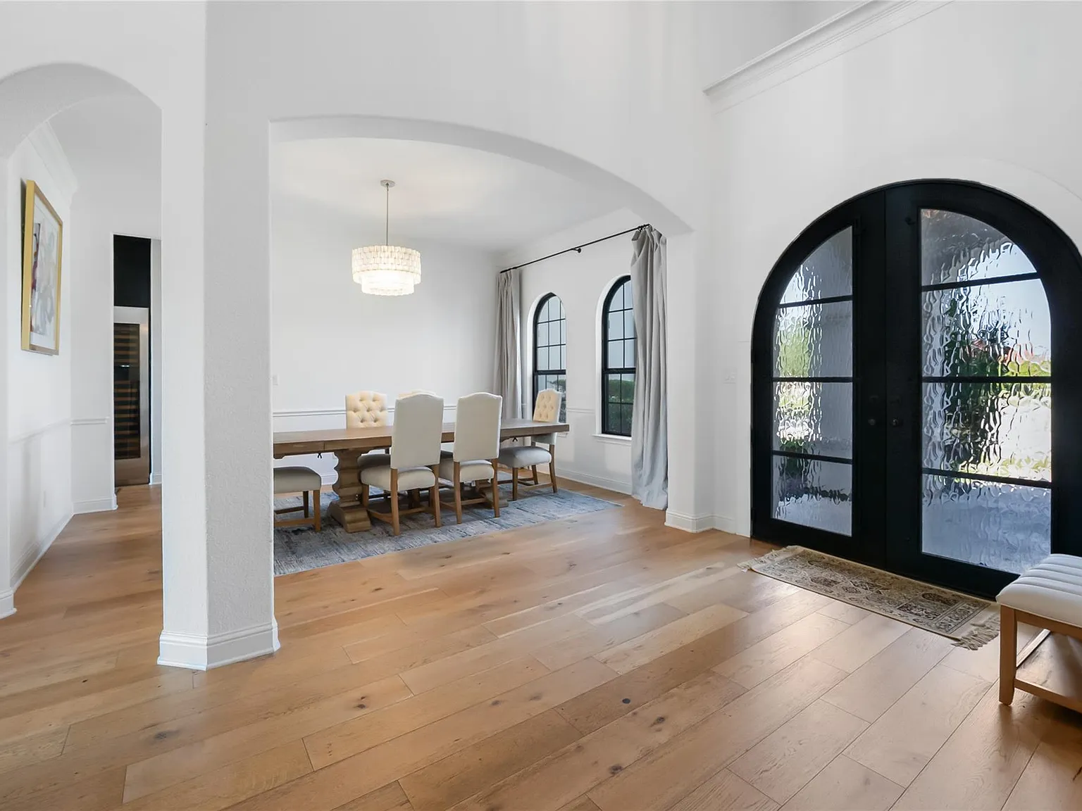 5 bed, 5.5 bath, 4807 sqft, $7,500 — Photo 4