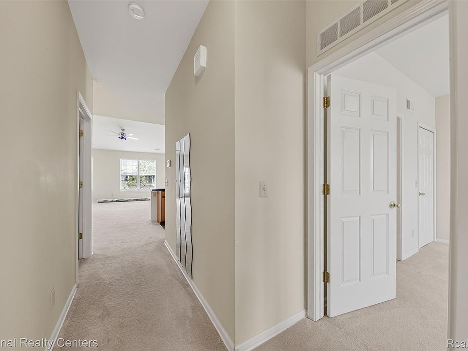 1179 Alameda Blvd, photo 23
