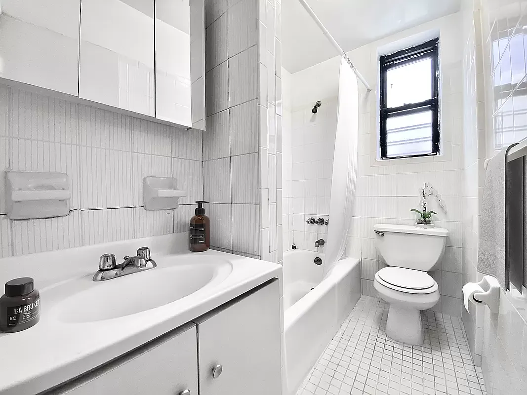 235 West 109th Street — Photo 4