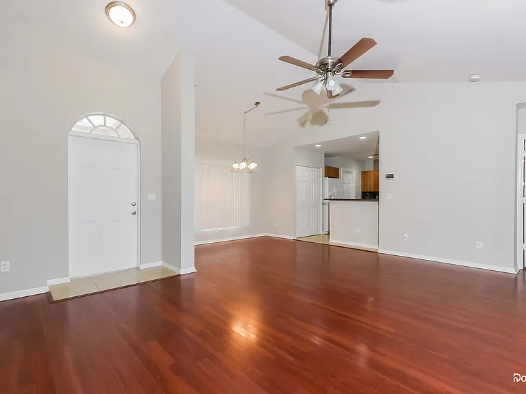 459 SW Laconic Ave — Photo 6