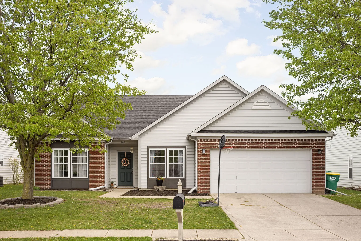 807 Taney Ct photo 1