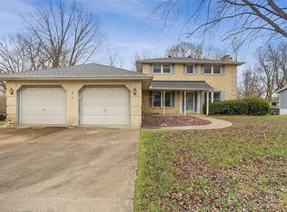 7 Suncrest Dr, Collinsville, IL