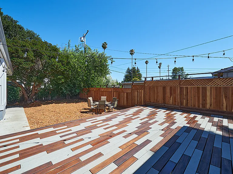 944 Bruno St — Photo 15