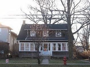 2494 Green Bay Rd, Highland Park, IL 60035