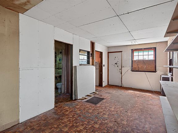 2nd image of 7517 Humboldt Ave S