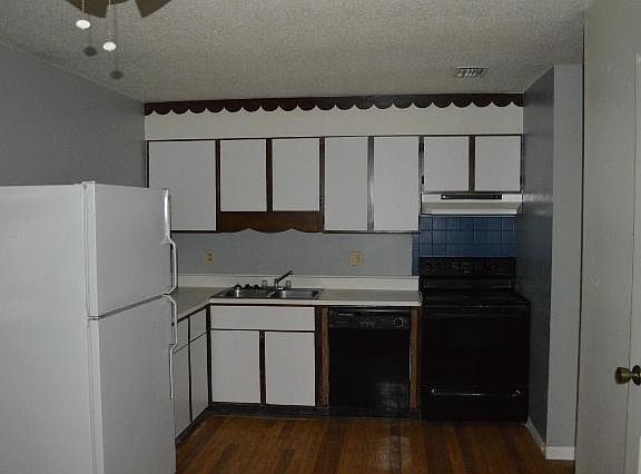 5th image of 1919 NW 32nd Pl