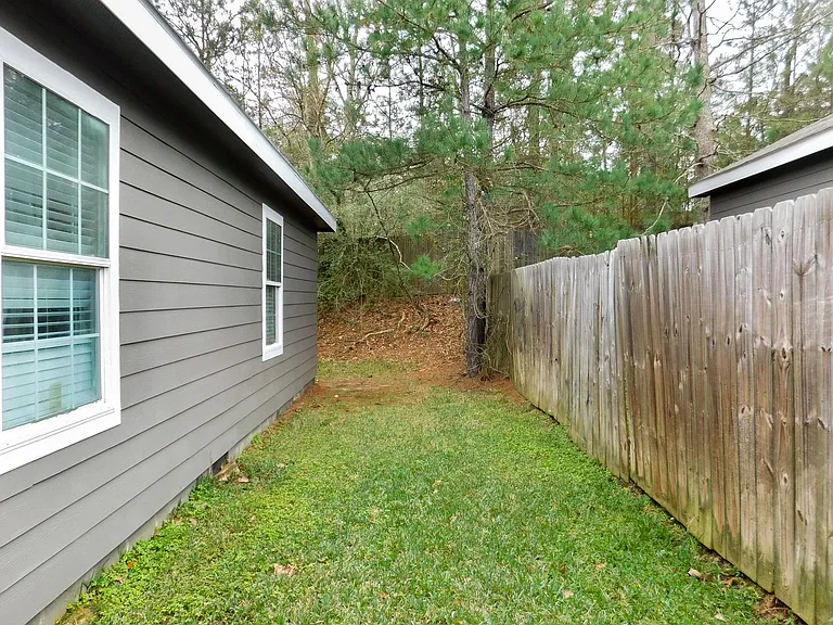 150 Varsity Dr — Photo 12