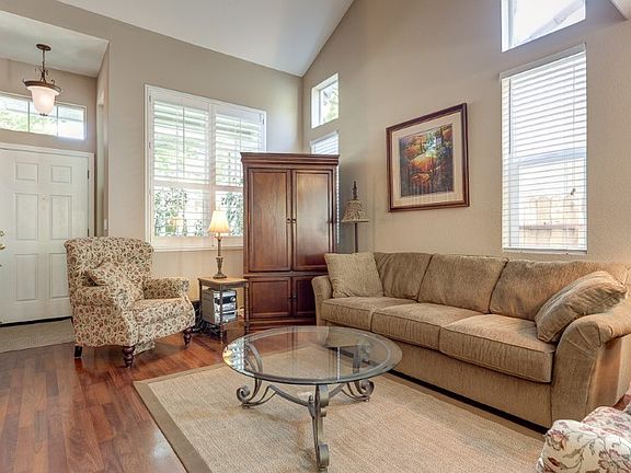 4th image of 430 Coventry Ct