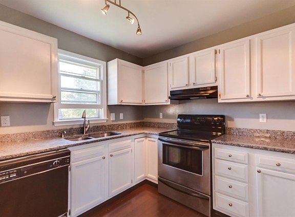 2nd image of 749 Lori Ln