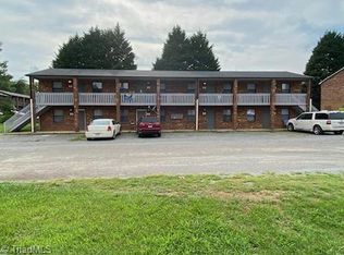 804 Meadow Ridge Ct, Winston Salem, NC 27107