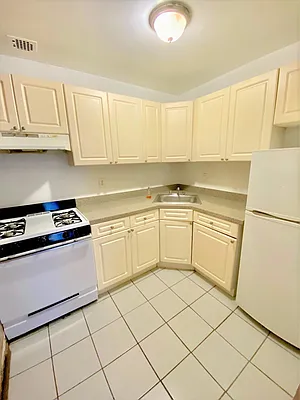 Rented by Douglas Elliman | media 4