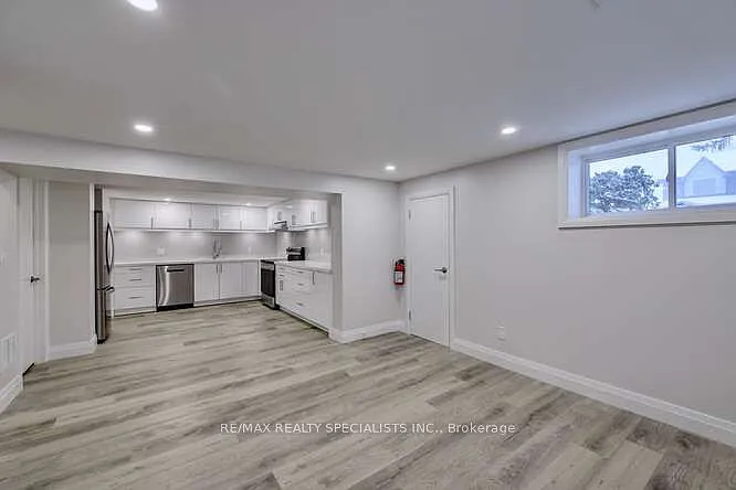 43 Firwood Cres — Photo 11