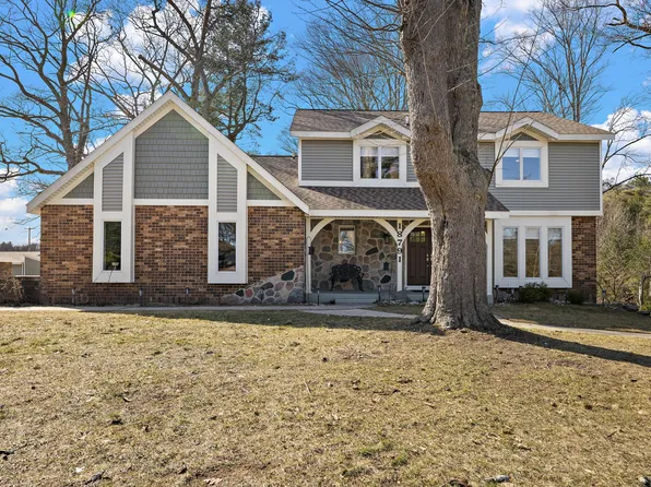 18791 W Spring Lake Rd, Spring Lake, MI 49456