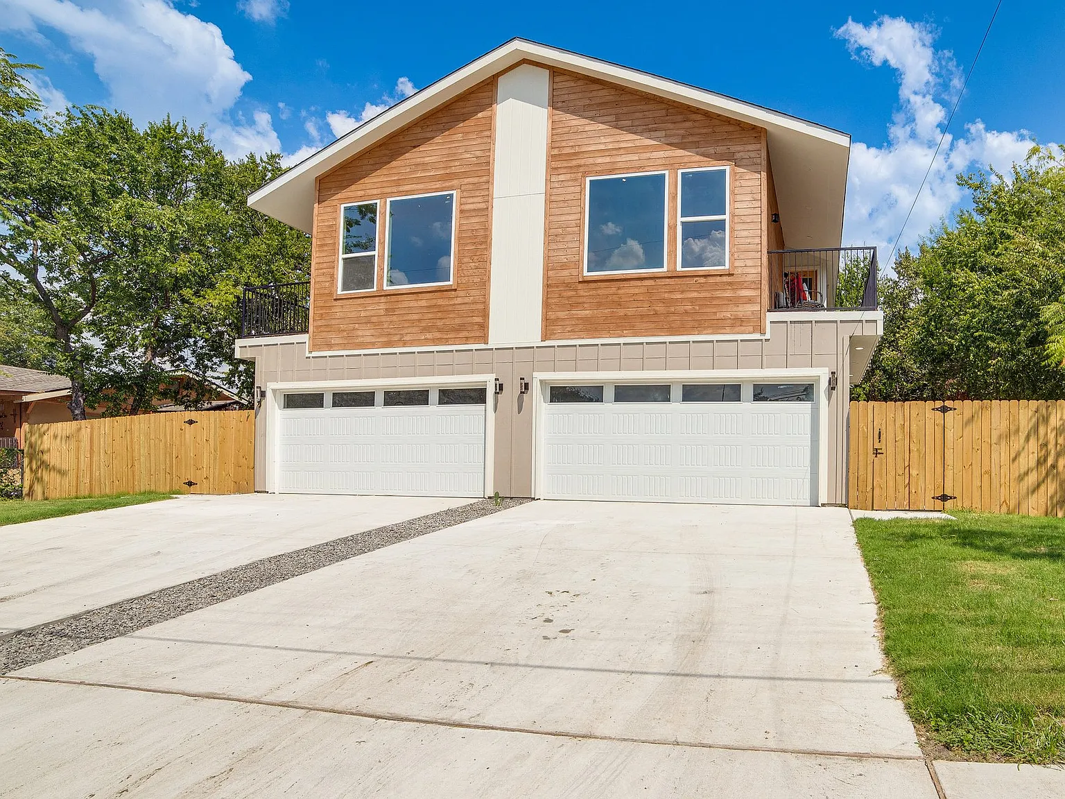 3 bed, 3.5 bath, 1742 sqft, $2,400 — Photo 2