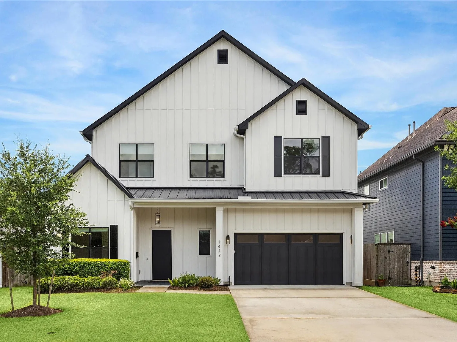 5 bed, 5.5 bath, 4441 sqft, $8,500 — Photo 1