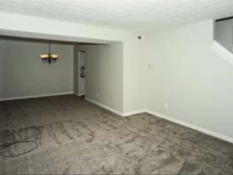 6271 Kelsey Dr — Photo 5