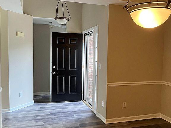 5th image of 155 Cloverwood Dr