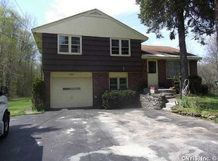 4093 Makyes Rd, Syracuse, NY 13215