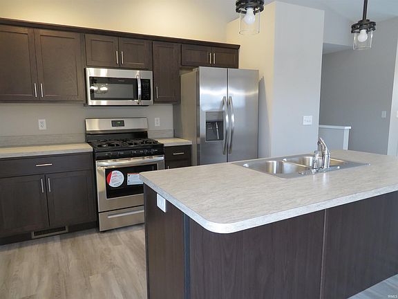 2nd image of 18502 Barrington Dr