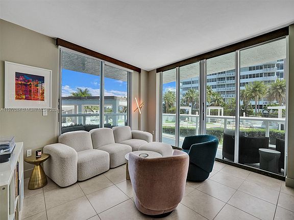 4th image of 10 Venetian Way APT 405