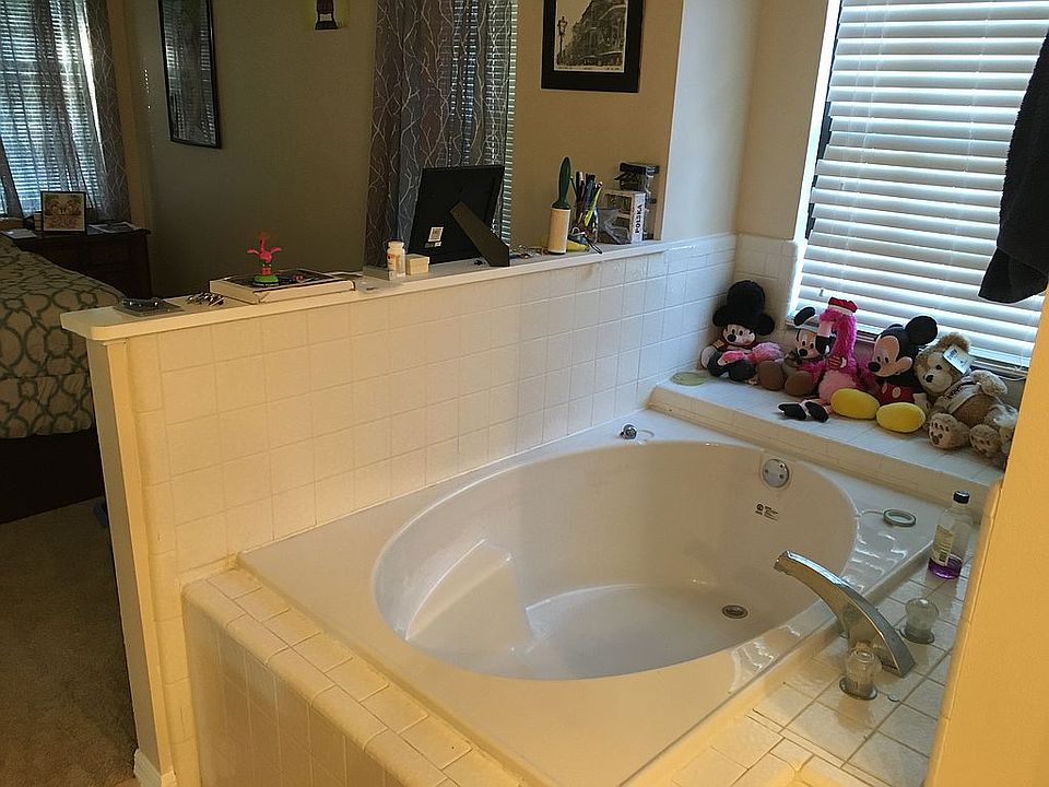 1st image of 7634 Chapelhill Dr