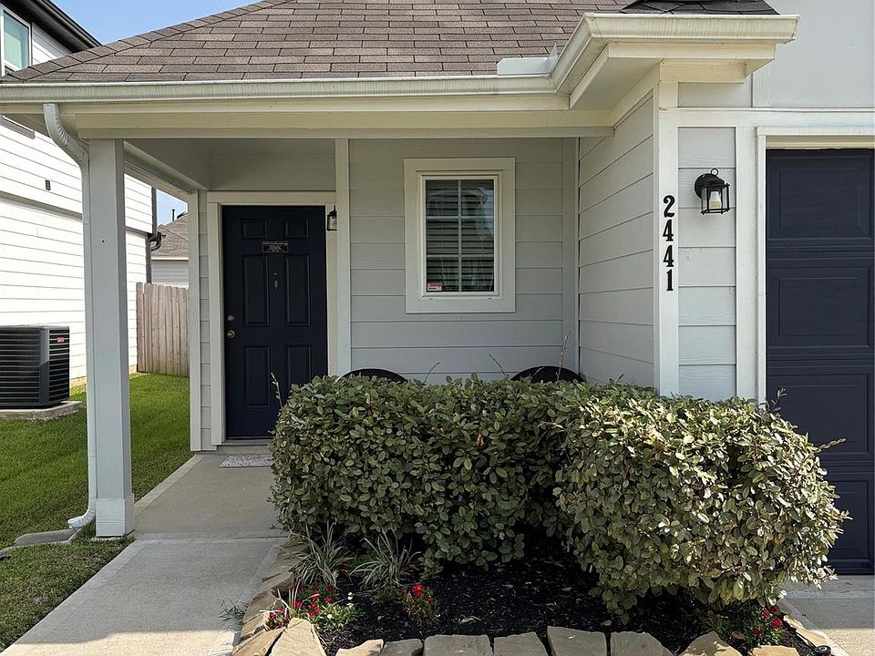 1st image of 2441 Shellcracker Dr