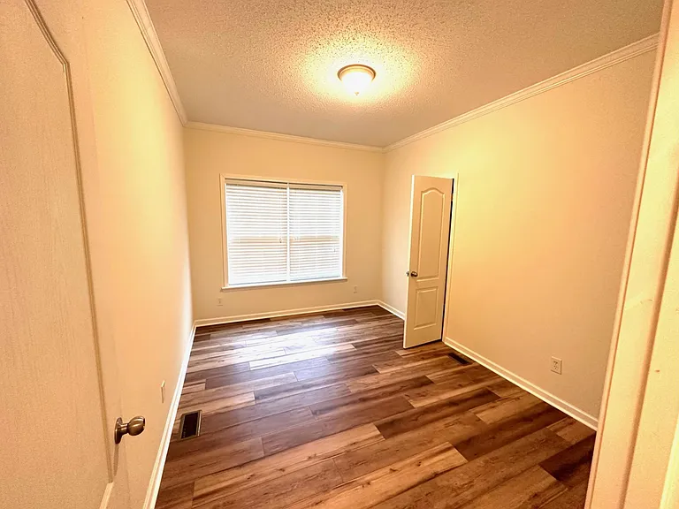 205 Shelton St — Photo 19