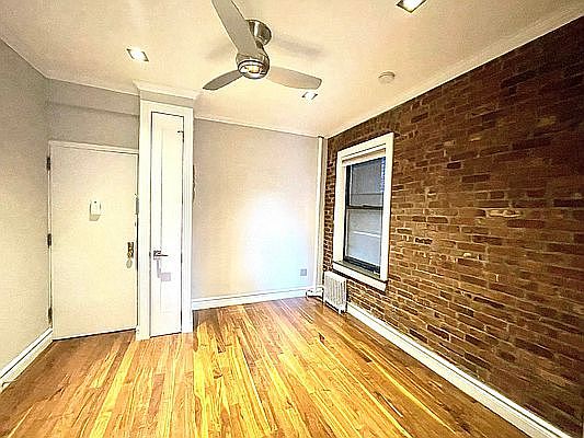 4th image of 215 Mott St #15