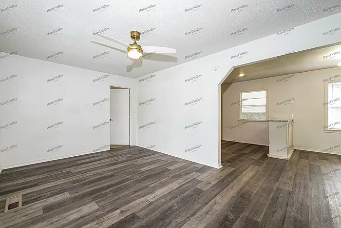 3424 Willow Creek Dr — Photo 5