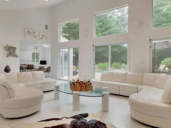 4th image of 38 Bay View Ave