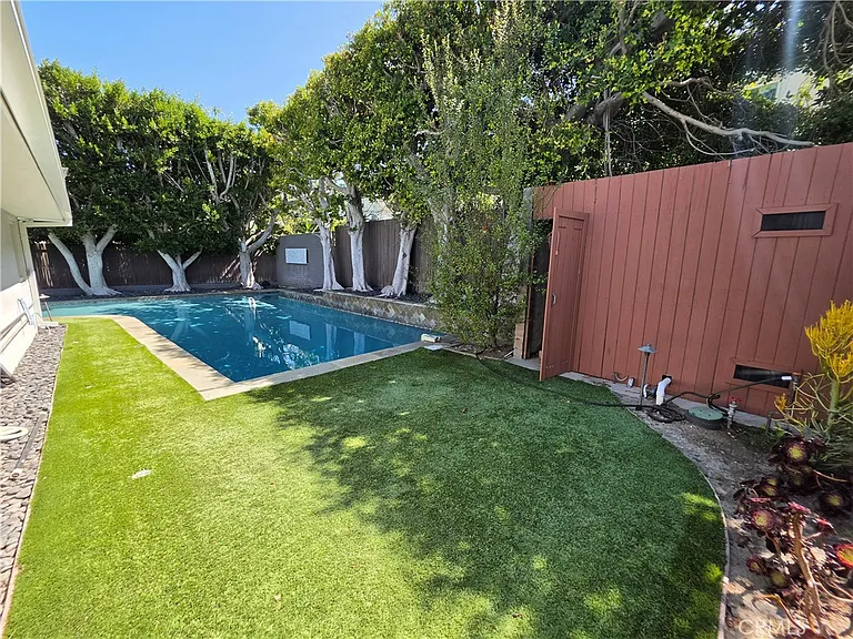 310 S Thurston Ave — Photo 58