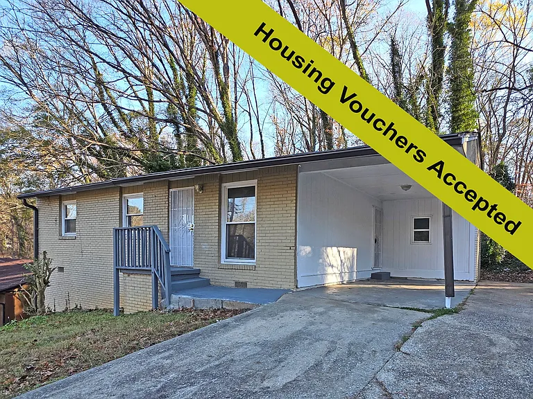 2332 Baywood Dr SE — Photo 1