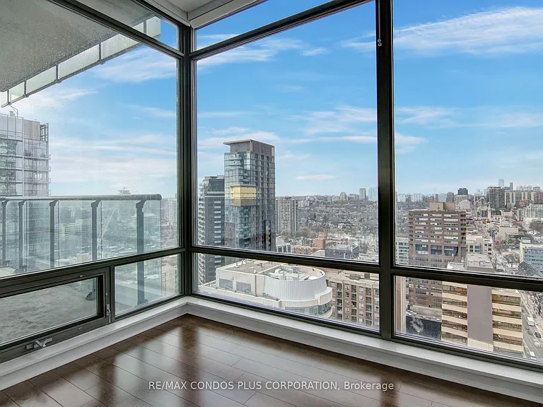 18 Yorkville Ave #2505 — Photo 19
