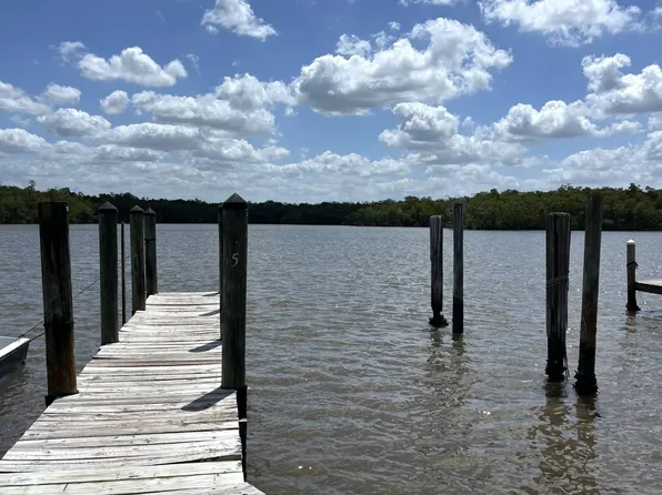 200 Collier Ave, Everglades City, FL 34139