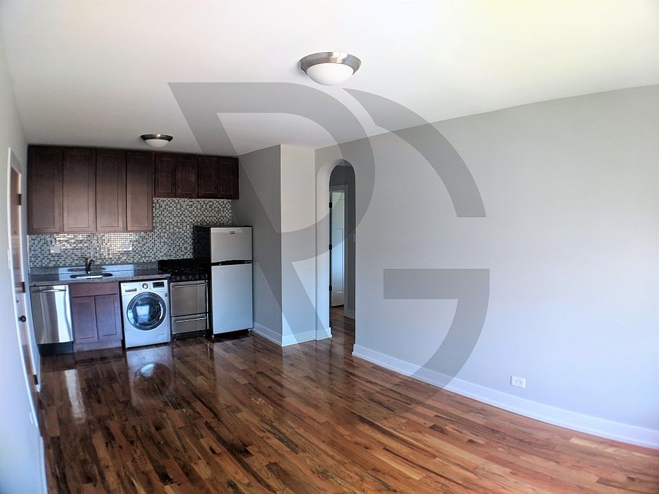 1st image of 550 W Arlington Pl #550710