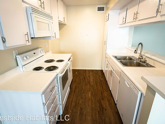 3rd image of 25016 Walnut St APT 14