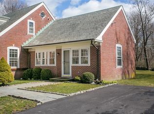 8 Brenton Rd, Newport, RI 02840