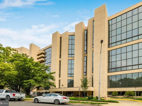 1101 S Arlington Ridge Rd APT 1005, Arlington, VA 22202