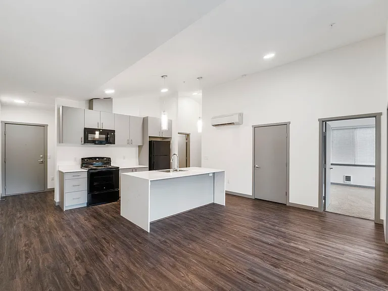 2 Bedroom Vaulted Ceilings