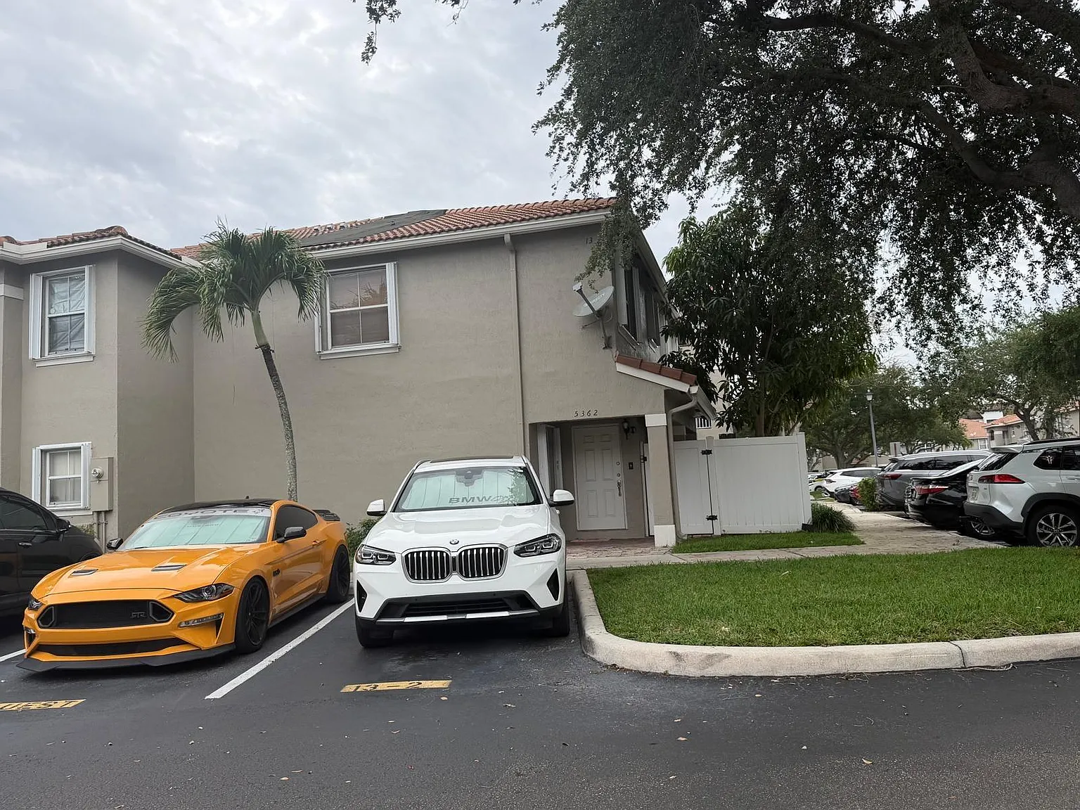 2 bed, 2.5 bath, 1200 sqft, $2,649 — Photo 2